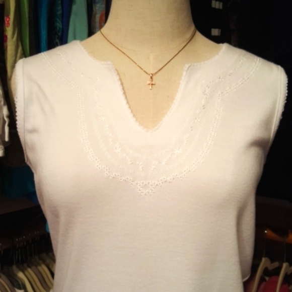 ALLYSON WHITMORE PETITE ♡ Gorgeous White Embroidered V Neck Sleeveless Top PS - Picture 6 of 11